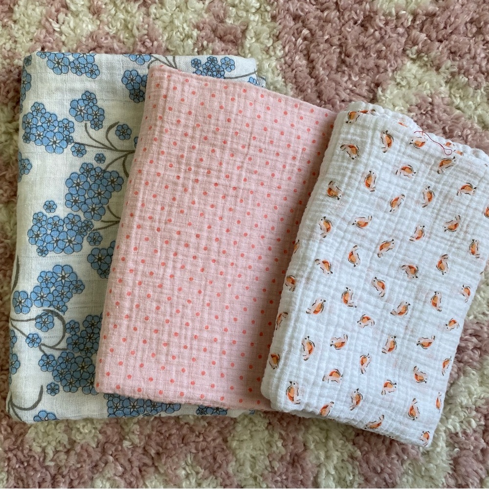 3 Muslin Swaddle Blankets
